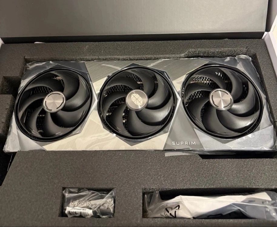 Karta graficzna MSI GeForce RTX 5090 Suprim SOC 32GB GDDR7