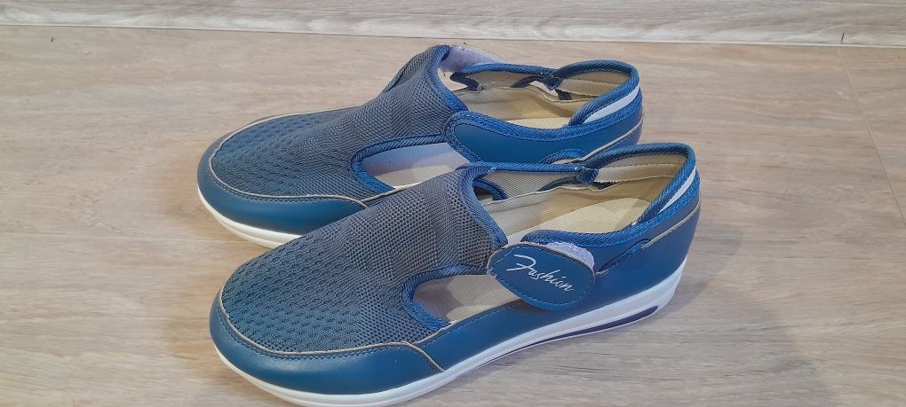 Продам літні мокасіни