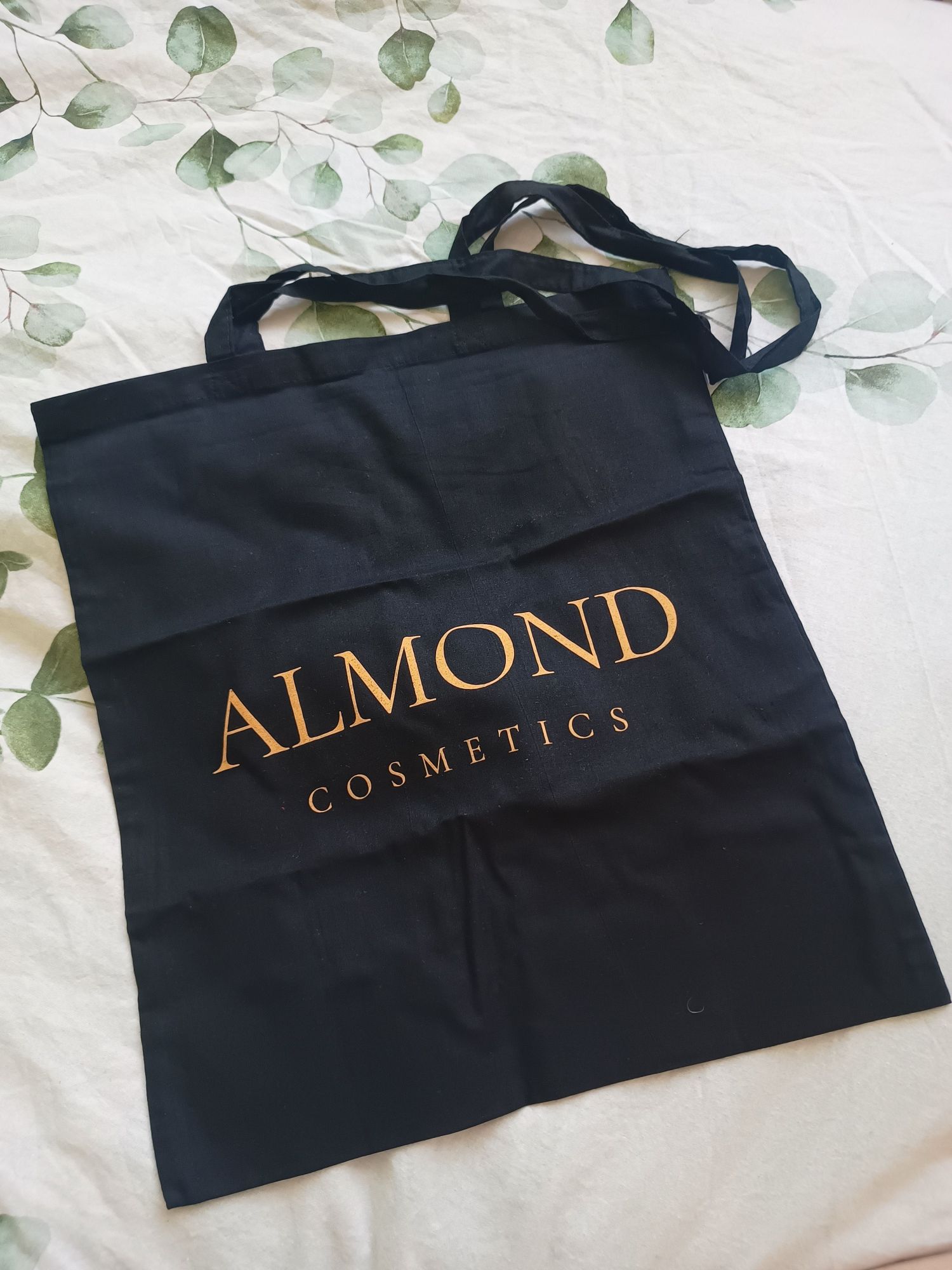 Zestaw almond cosmetics do masażu, świece, olejek, torba