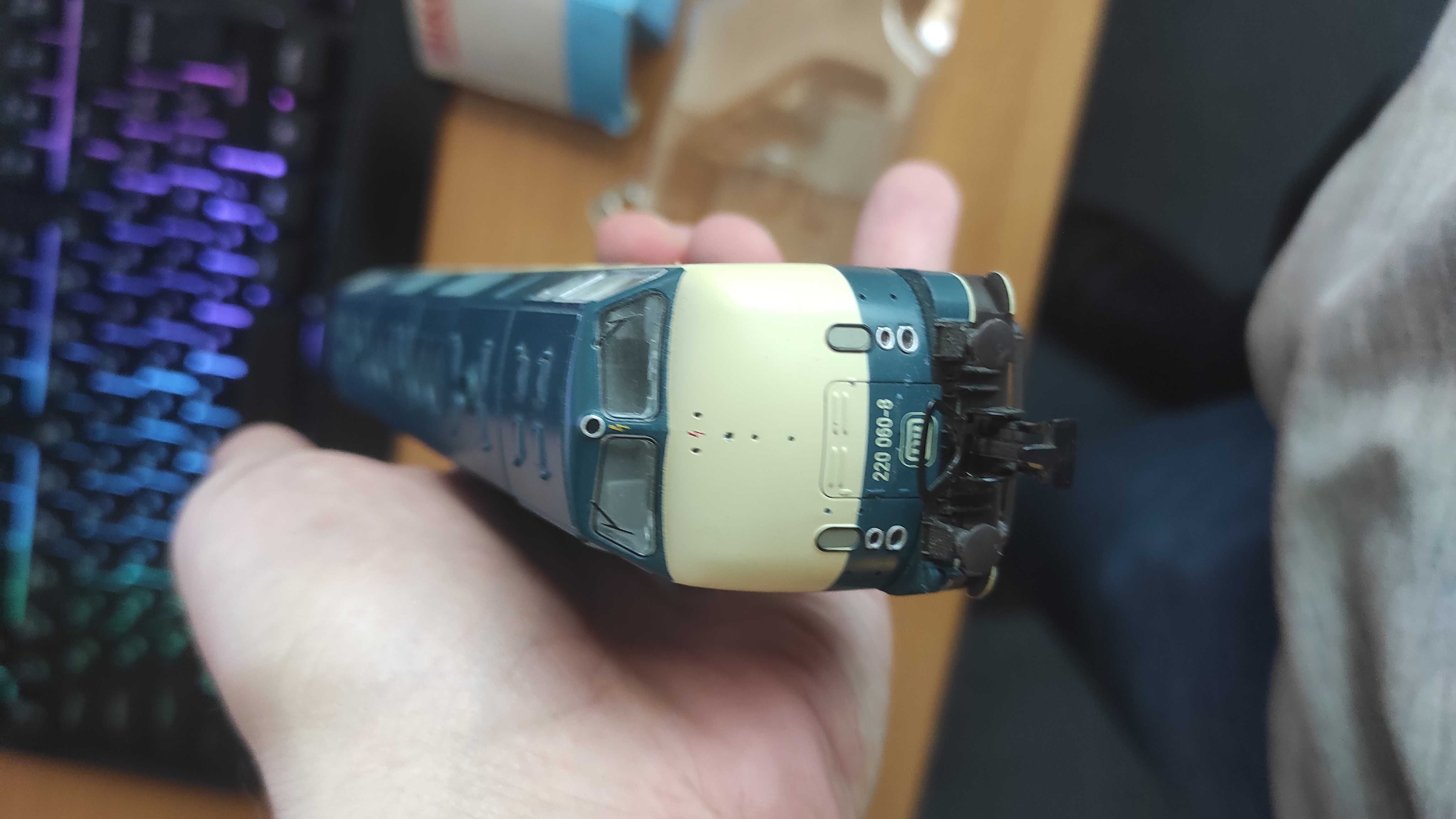 BR 220 DB Piko H0 z decoderem