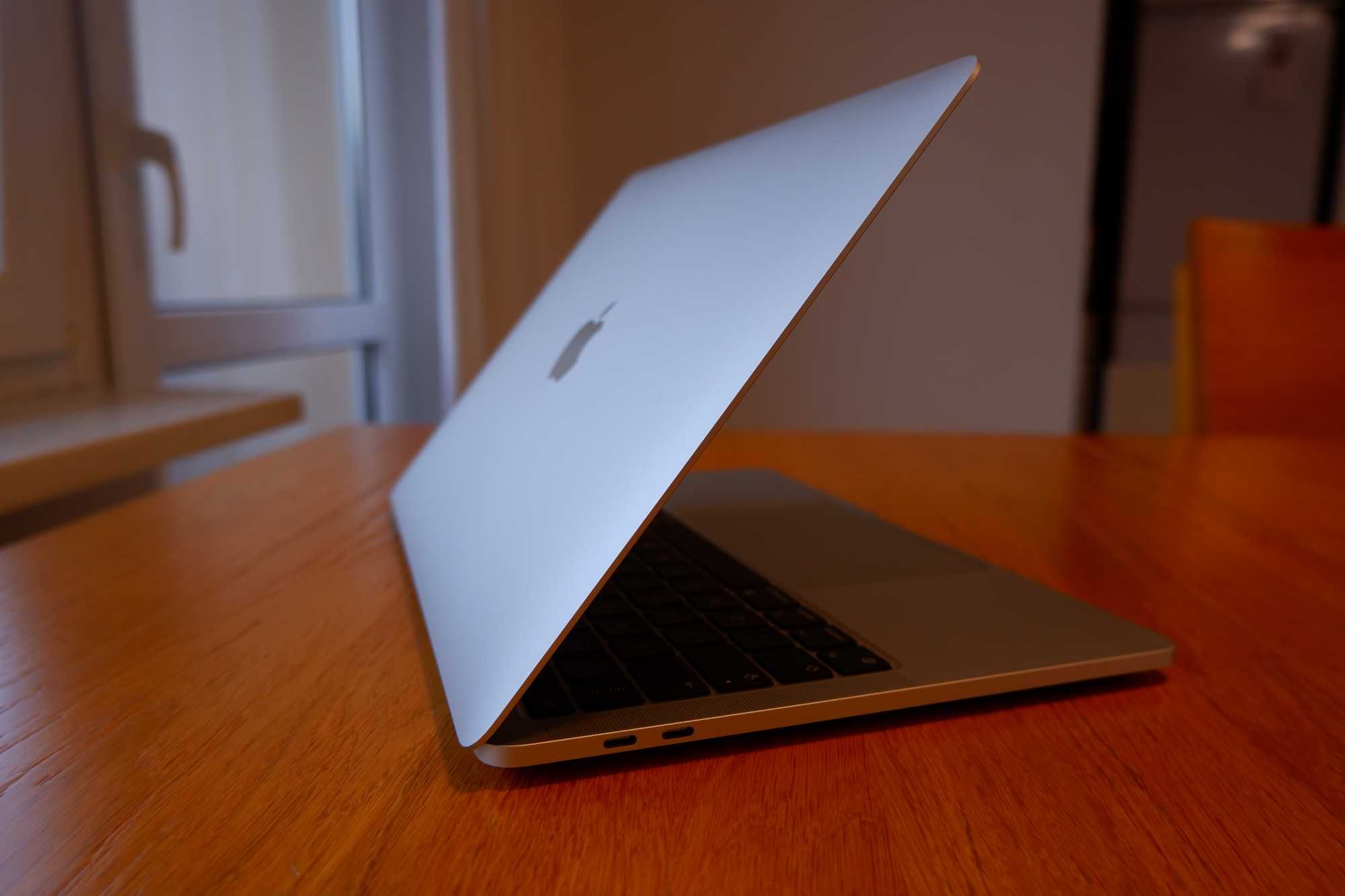 MacBook Pro 13" M1/16GB/512GB Silver (na gwarancji)