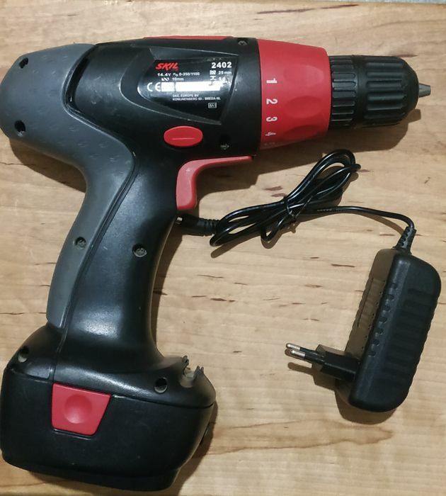 Шуруповерт Skil 14,4V Li-ion