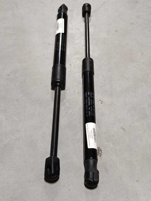 Амортизатор капота Tesla model 3 \ MY