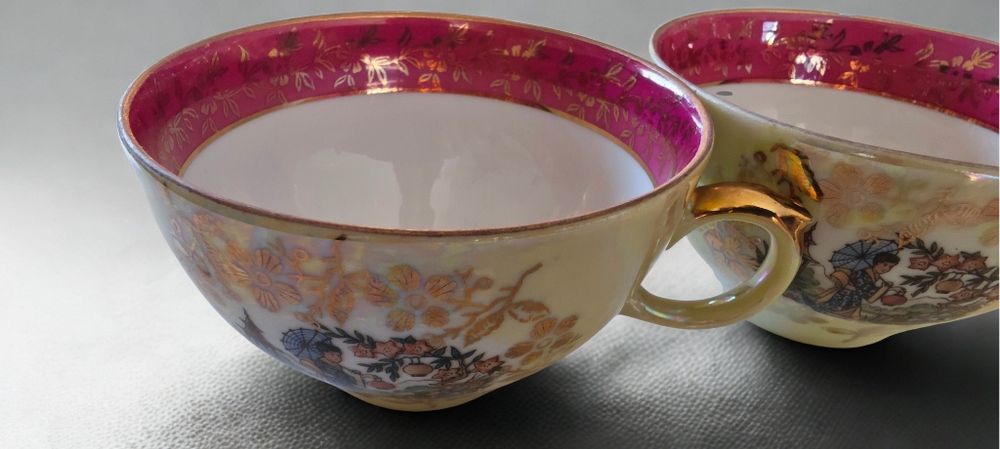 Piekny, stary zestaw kawowy z wizerunkiem gejszy