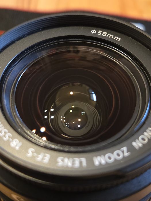 Canon EOS 2000D (przebieg 2811) + Statyw