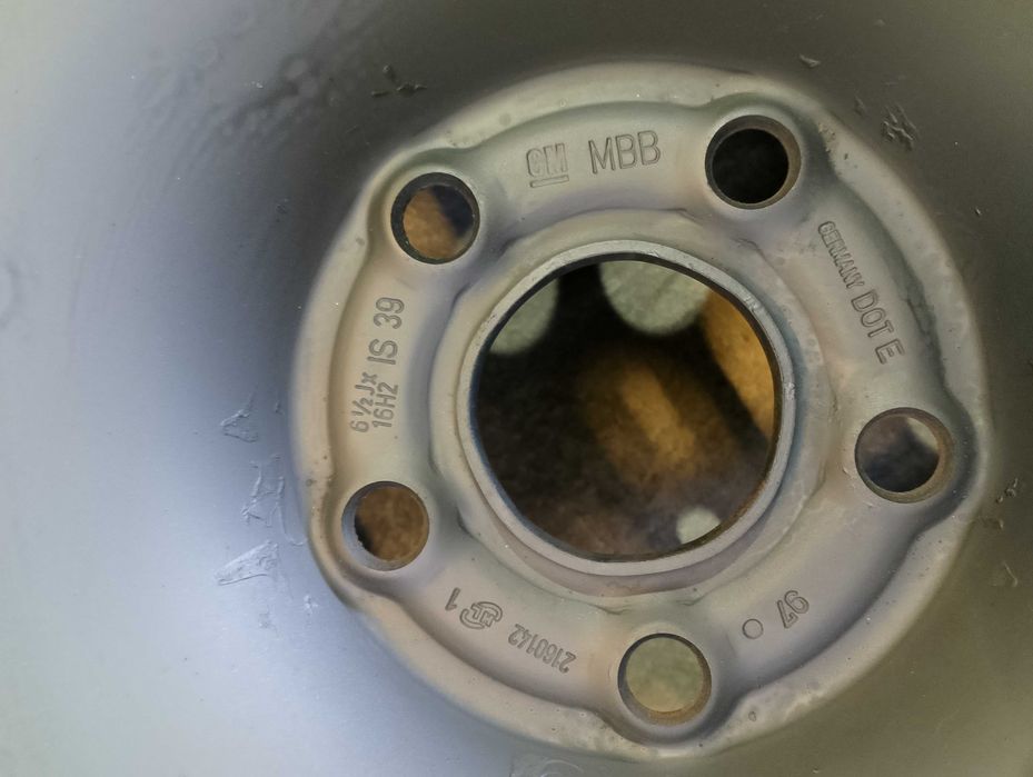 felgi stalowe opel 5x105 r16 is 39 6,5j  komplet  astra j