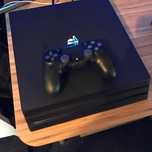 Ps4 pro com um joyst