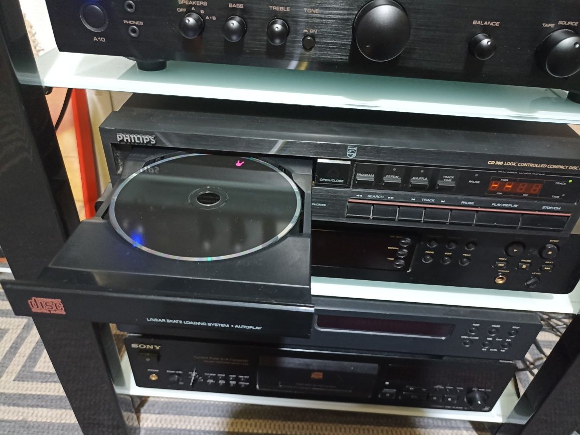 Leitor de cd Philips CD 380.