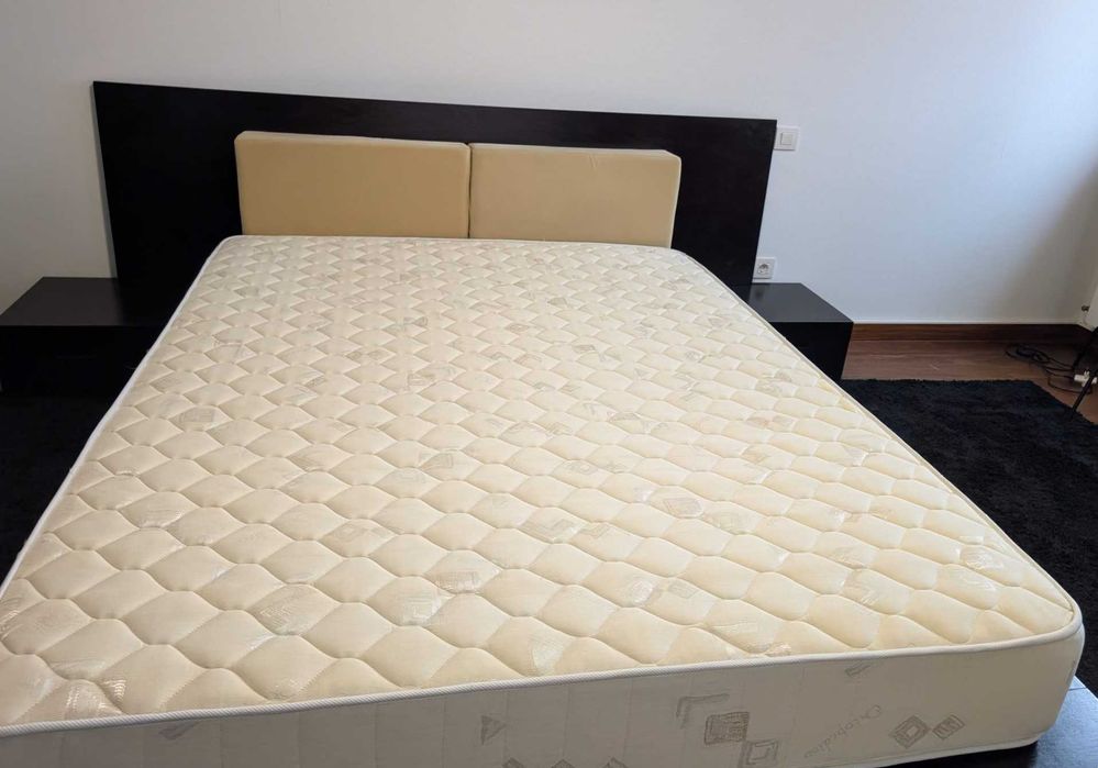 Cama Casal, cor Wengué, c/ 2 mesinhas de cabeceira