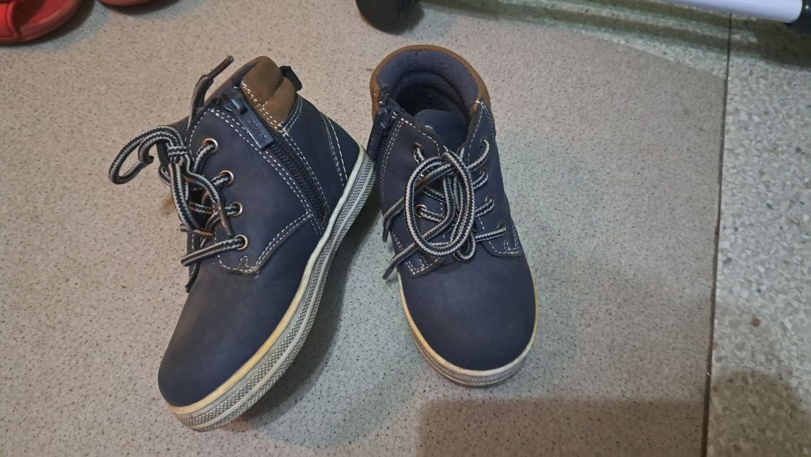 Buty chłopięce rozmiar 25