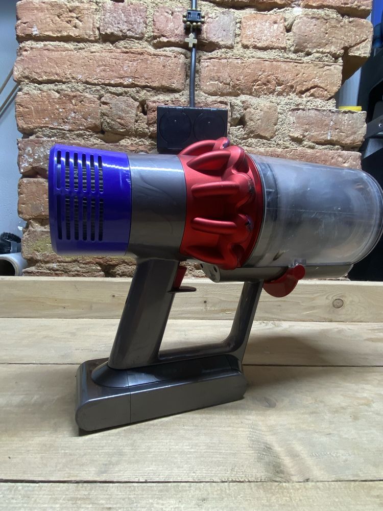 Odkurzacz Dyson v10 baza sprawny