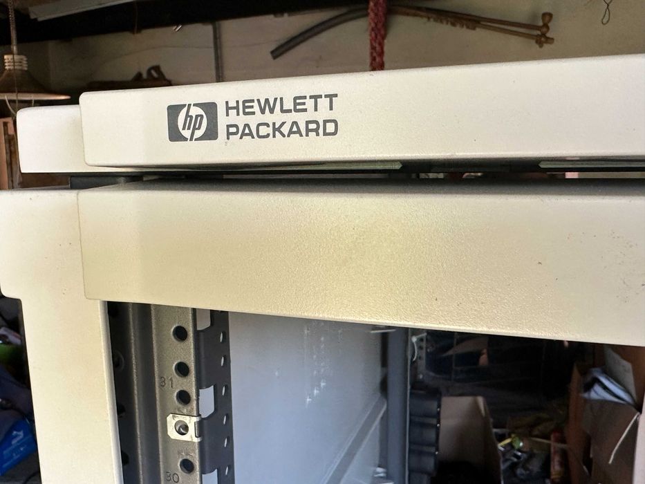 Szafa rack 19" 42U z panelem zasilania - Hewlett Packard