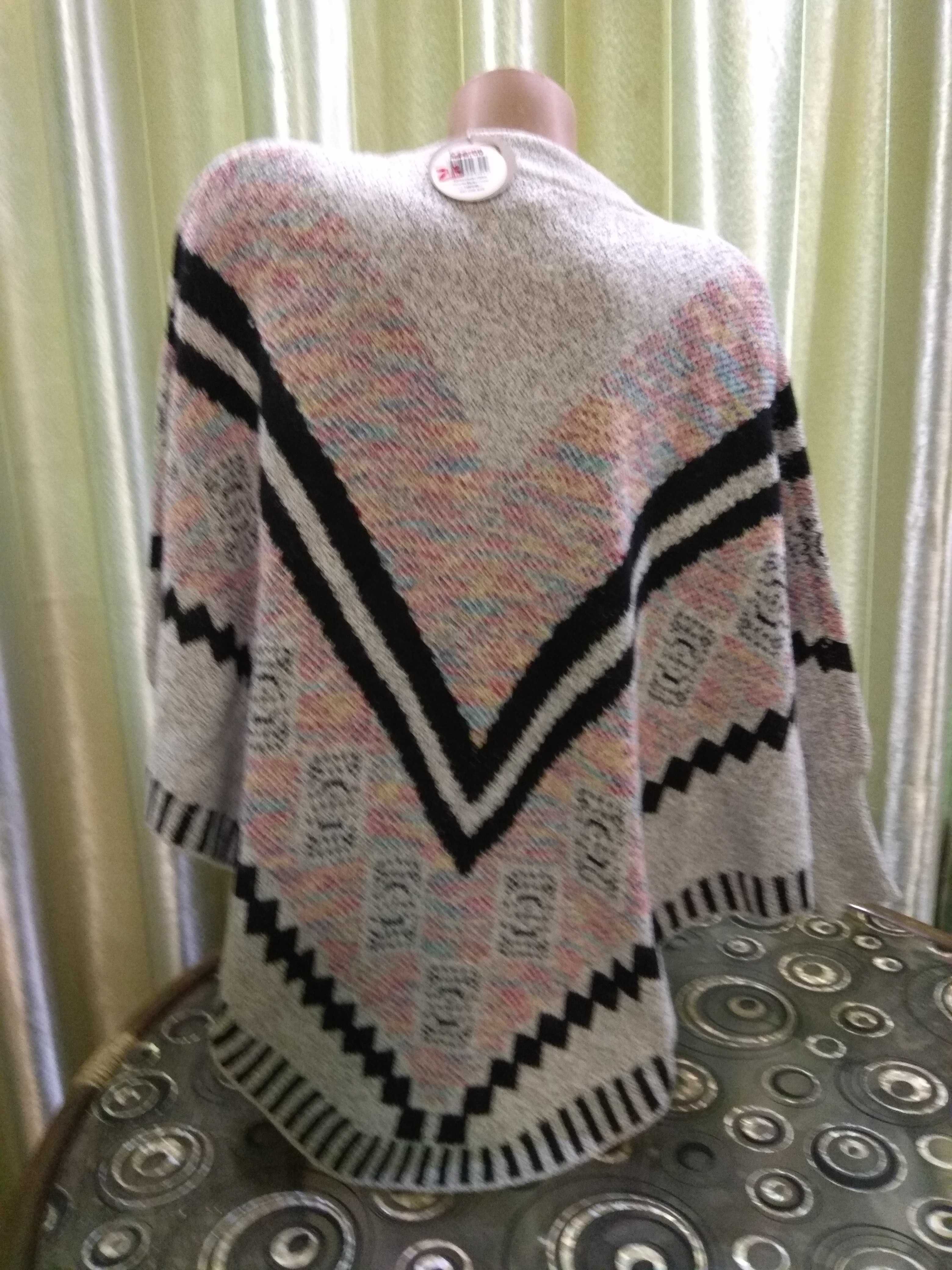 Красивый вязаный свитер в стиле  боко