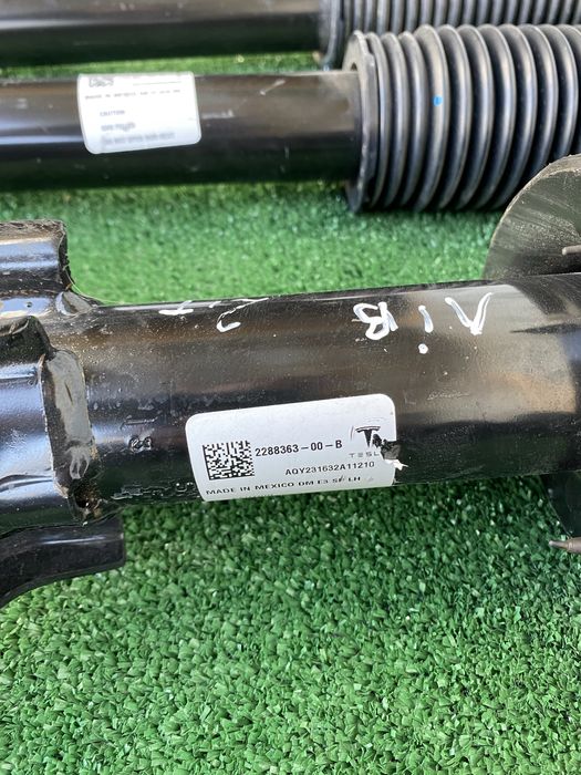 Tesla m Y 2020-2024 амортизатор стойка передні задні лівий правий