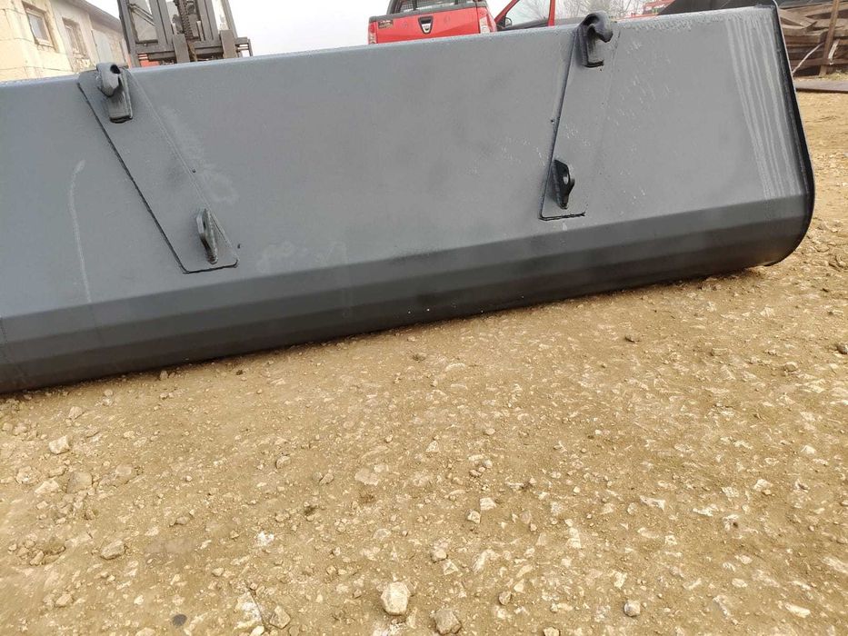 Łycha łyżka 2,4m do tura ładowacza na euro ramkę Producent Filpol