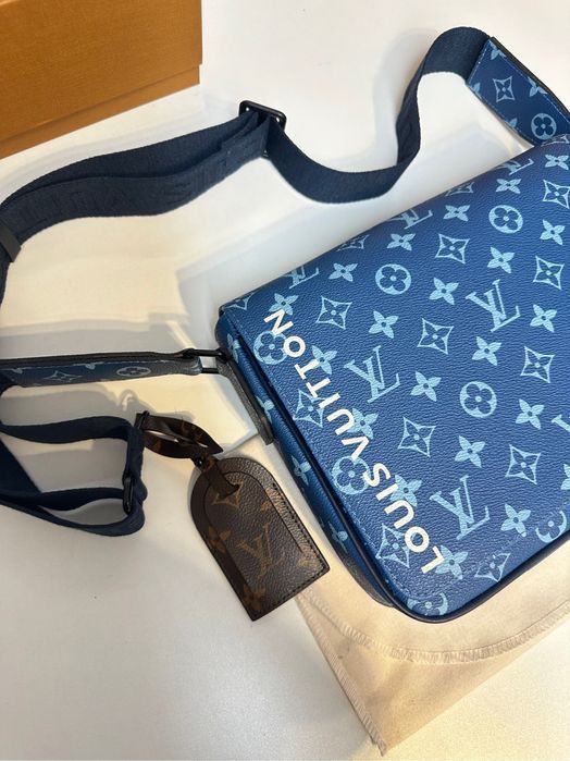 Сумка Louis Vuitton Damier Infini district