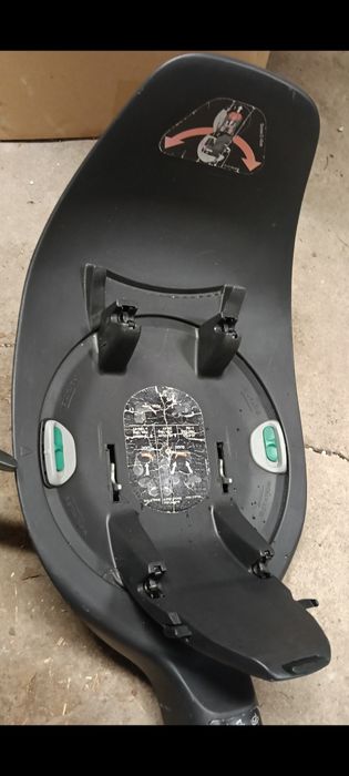 Fotelik Cybex cloud z i-Size rozkładany z bazą