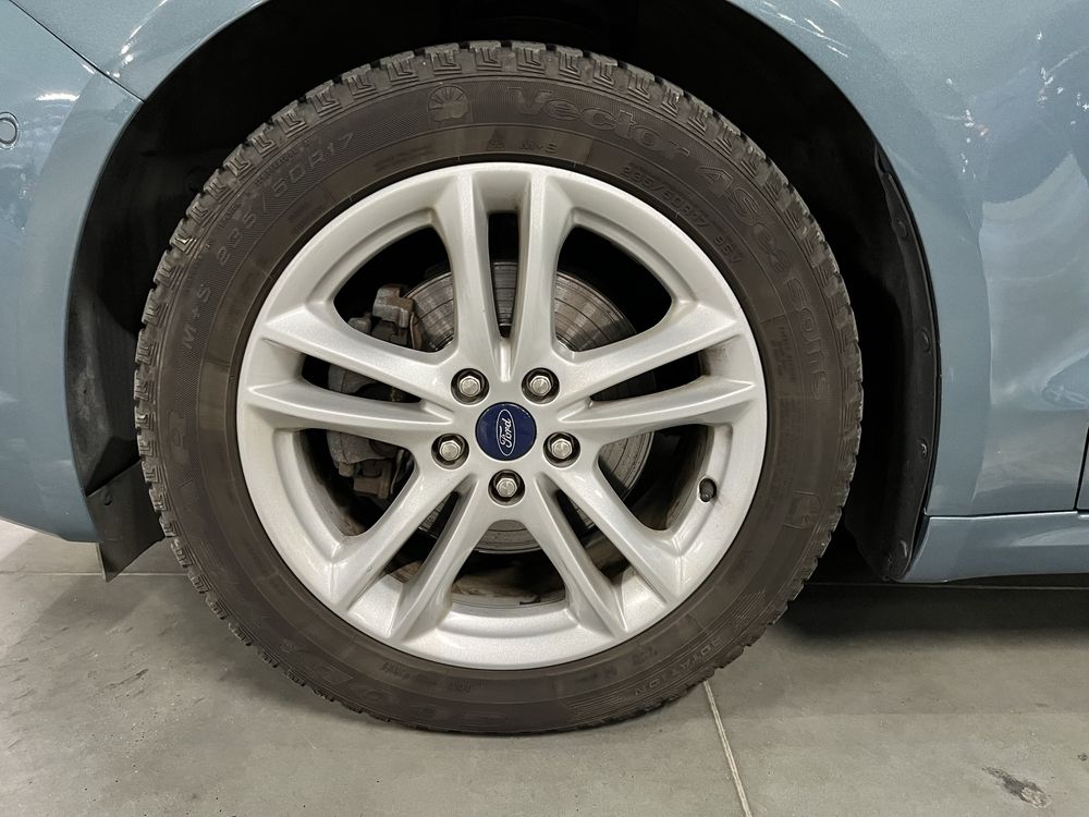 Opony caloroczne Goodyear Vector 4 seasons 235 / 50 / 17 96 V 2021