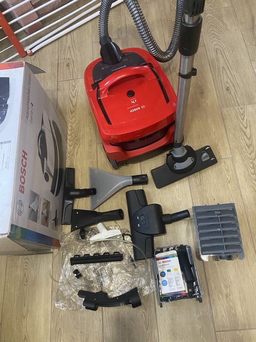 Миючий пилосос БОШ