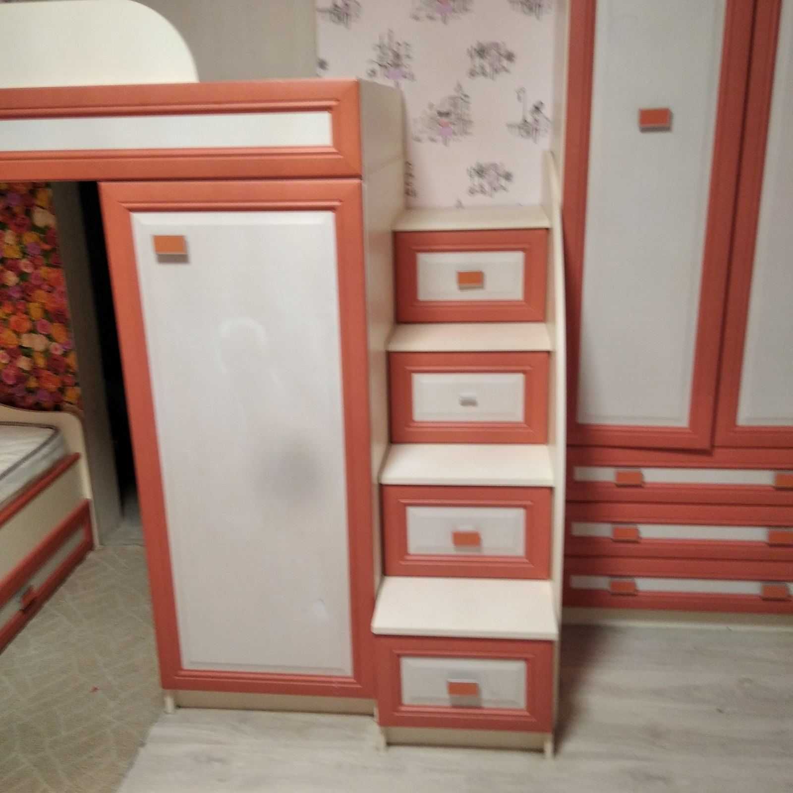 Комплект мебели в детскую Твинс