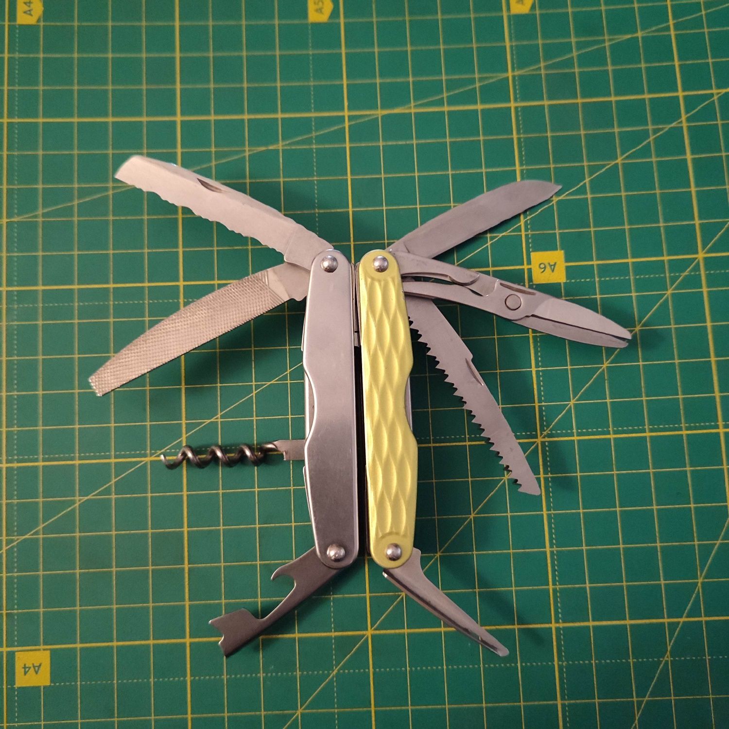 Leatherman Juice XE6 moss green 2gen