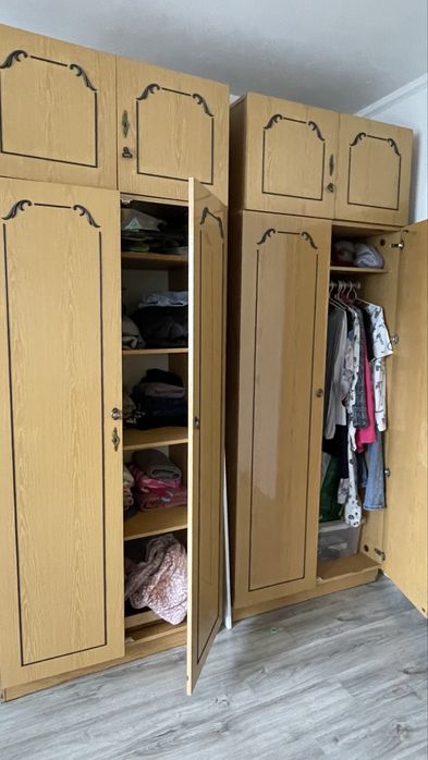 Шафа для одягу/Антресолі /тумба