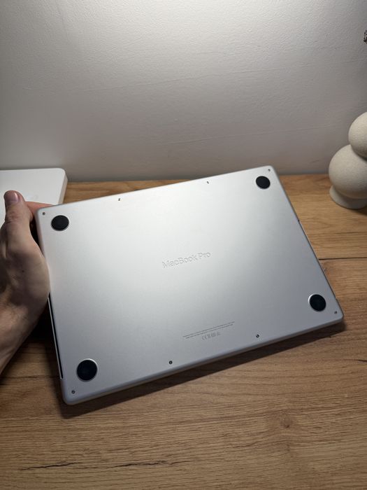 New MacBook Pro 14 2021 M1 Pro 32GB 512GB 3 цикли