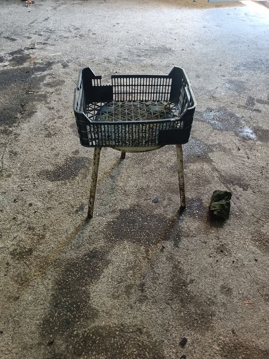 Vende-se caixas de plástico vários tamanhos.  Para desocupar