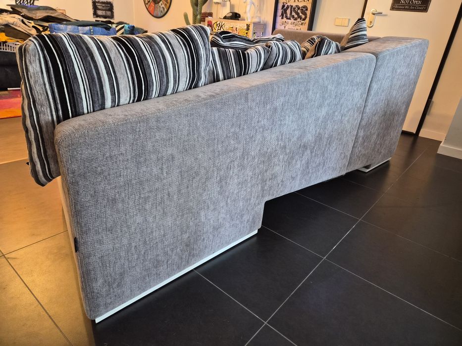 Sofá Laskasas disforme L.240