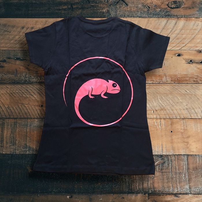 Czarna Koszulka Damska z Kameleonem S/M