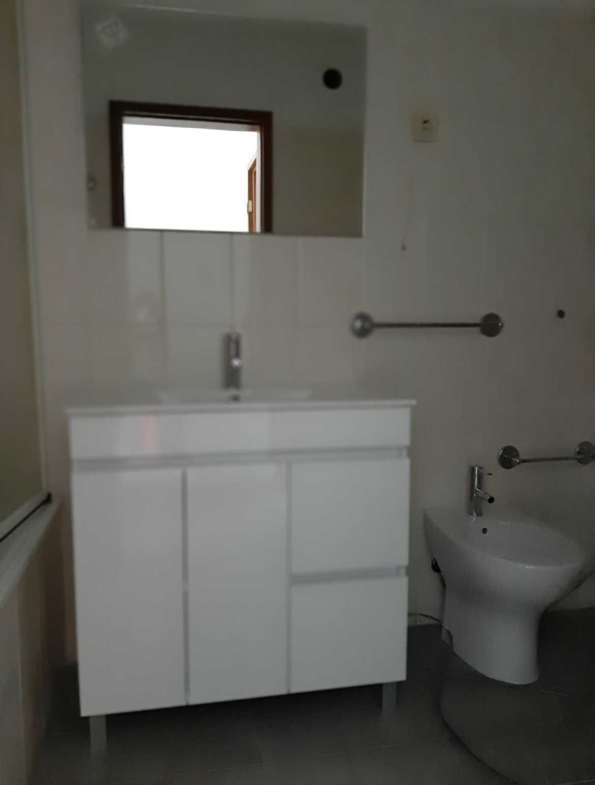 Arrendamento de apartamento t2 na rua Alexandre Herculano, Viseu