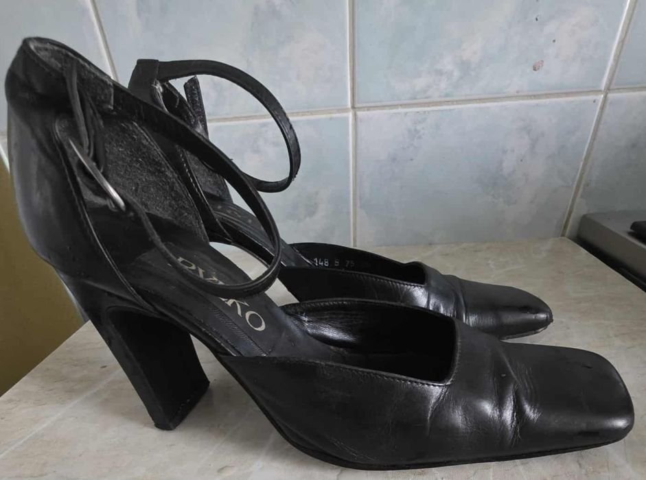 Damskie Skórzane Buty Na Obcasie+ Skórzany Pasek