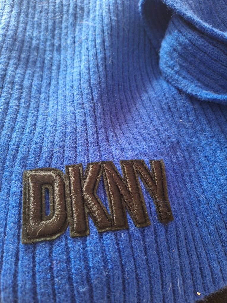 Nowy szalik firma DKNY