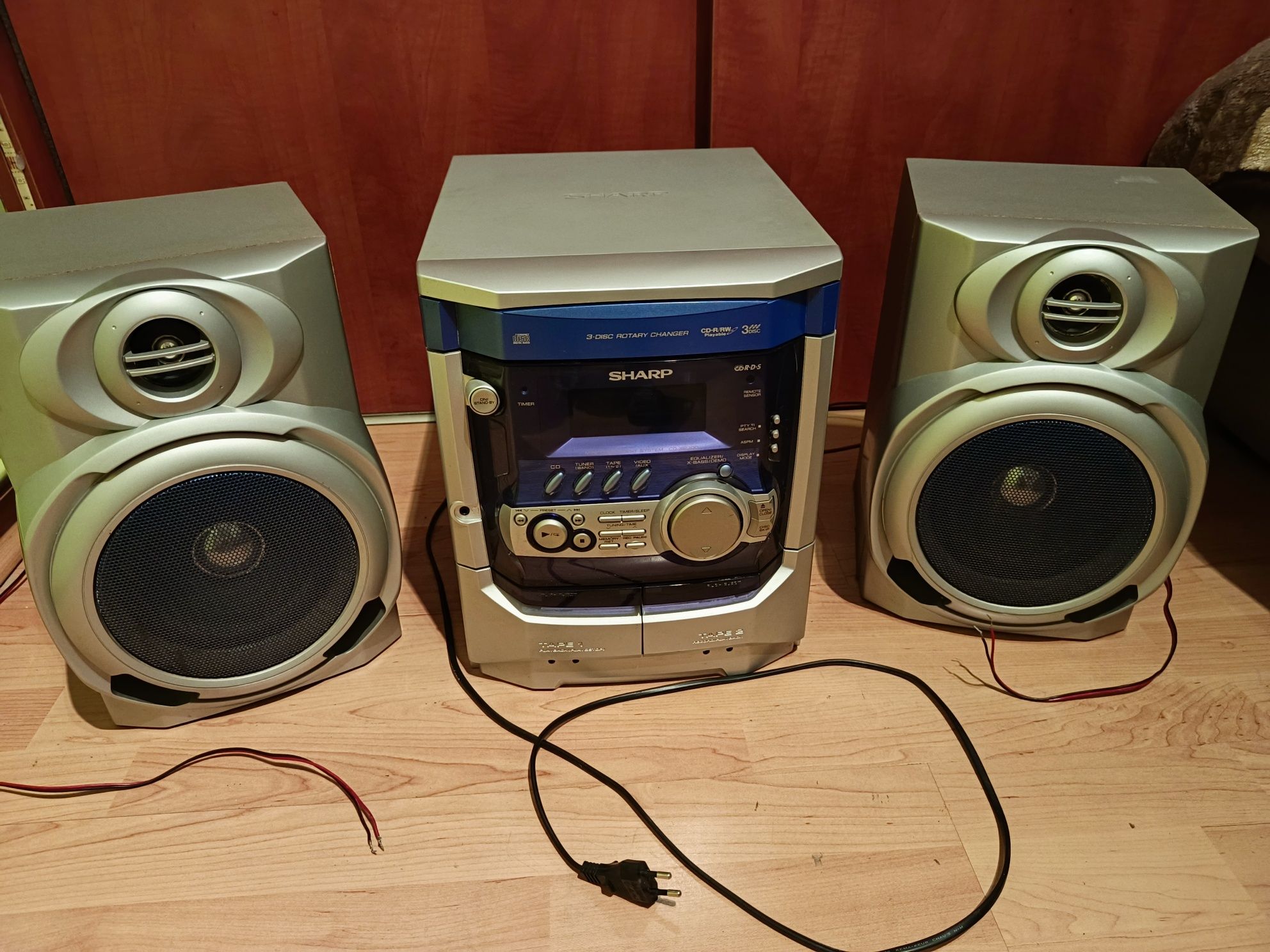 Wieża Sharp CD-XP300H