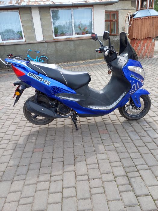 Мотоцикл скутер спарк 150 Spark