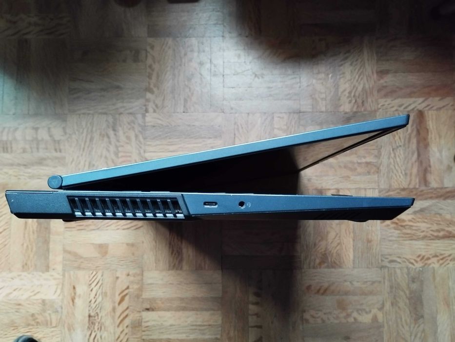 Lenovo Legion 5-15ACH6H para peças.