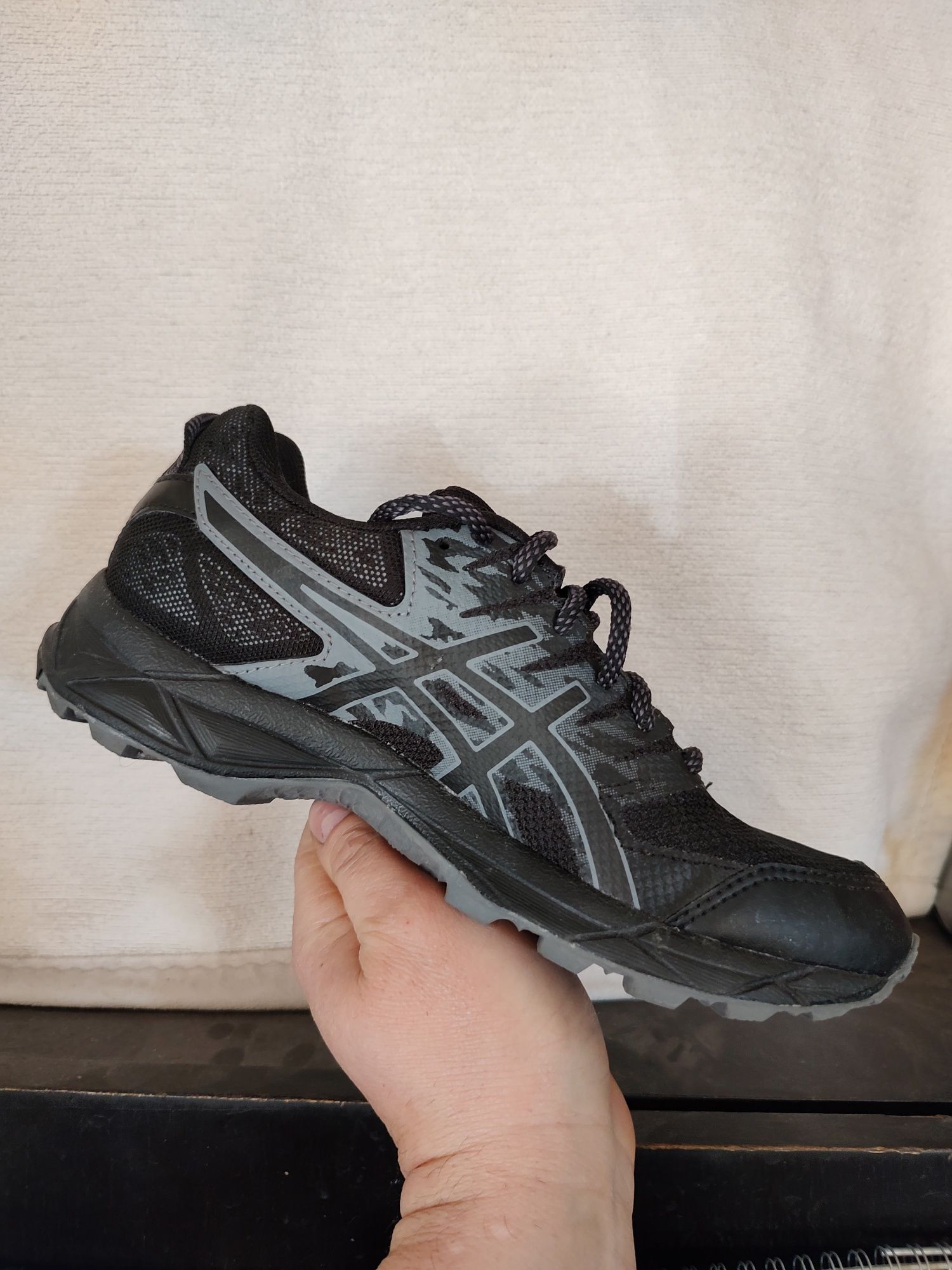 Buty trekkingowe Asics Gel-sonoma 3 na membranie Gore-Tex. Rozmiar 36