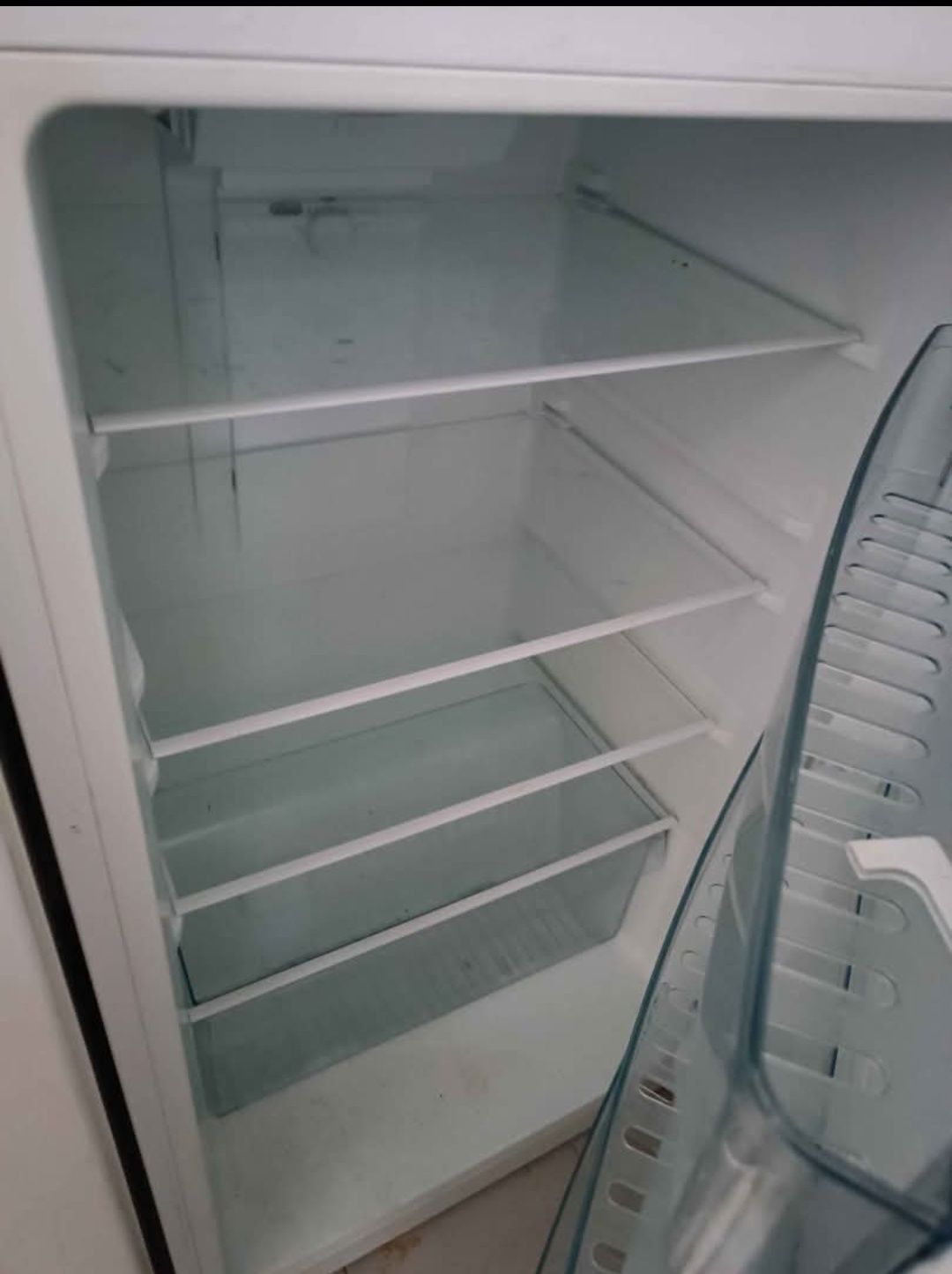 Frigorífico com congelador