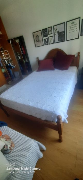 Cama de casal com colchão