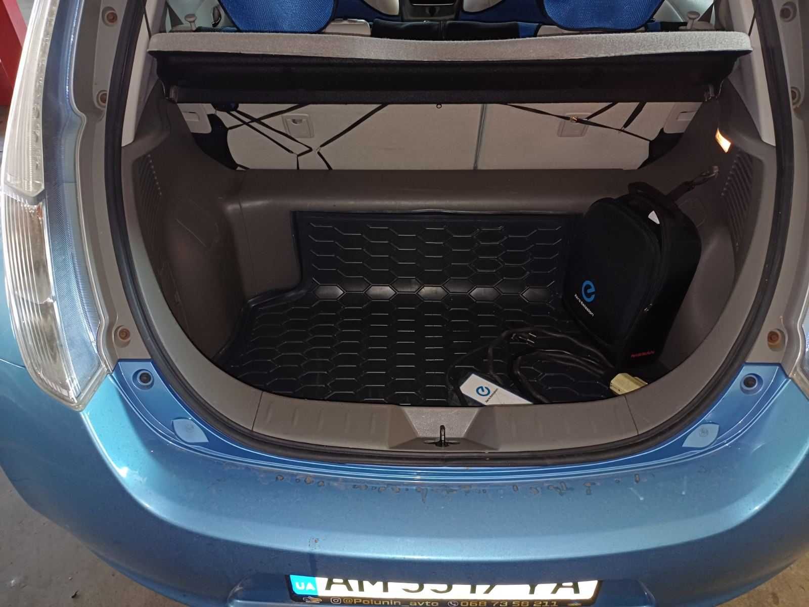 Оренда, прокат авто електромобіля Nissan Leaf