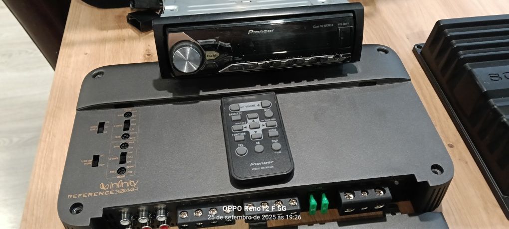 Subwoofer e amplificador