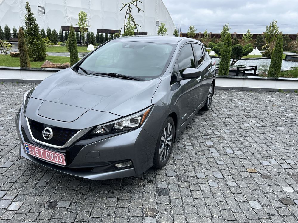 Nissan leaf  SV 40 kw/18рік/SOH88%