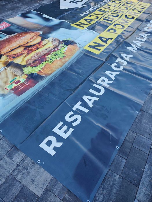 Sprzedam plandekę baner reklamowy 3 m na 4 m