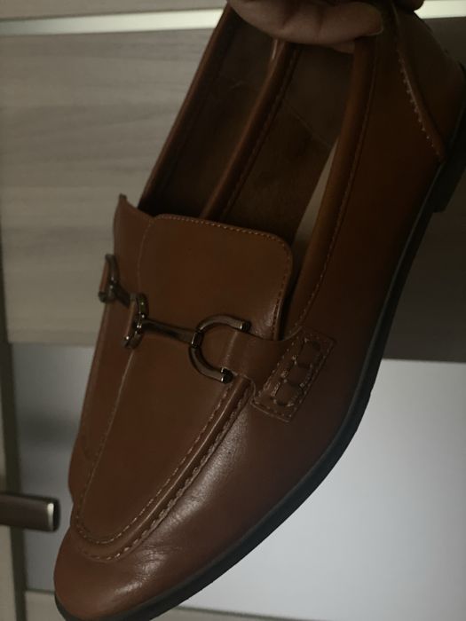 Бренд Corina лофери в карамельному кольорі