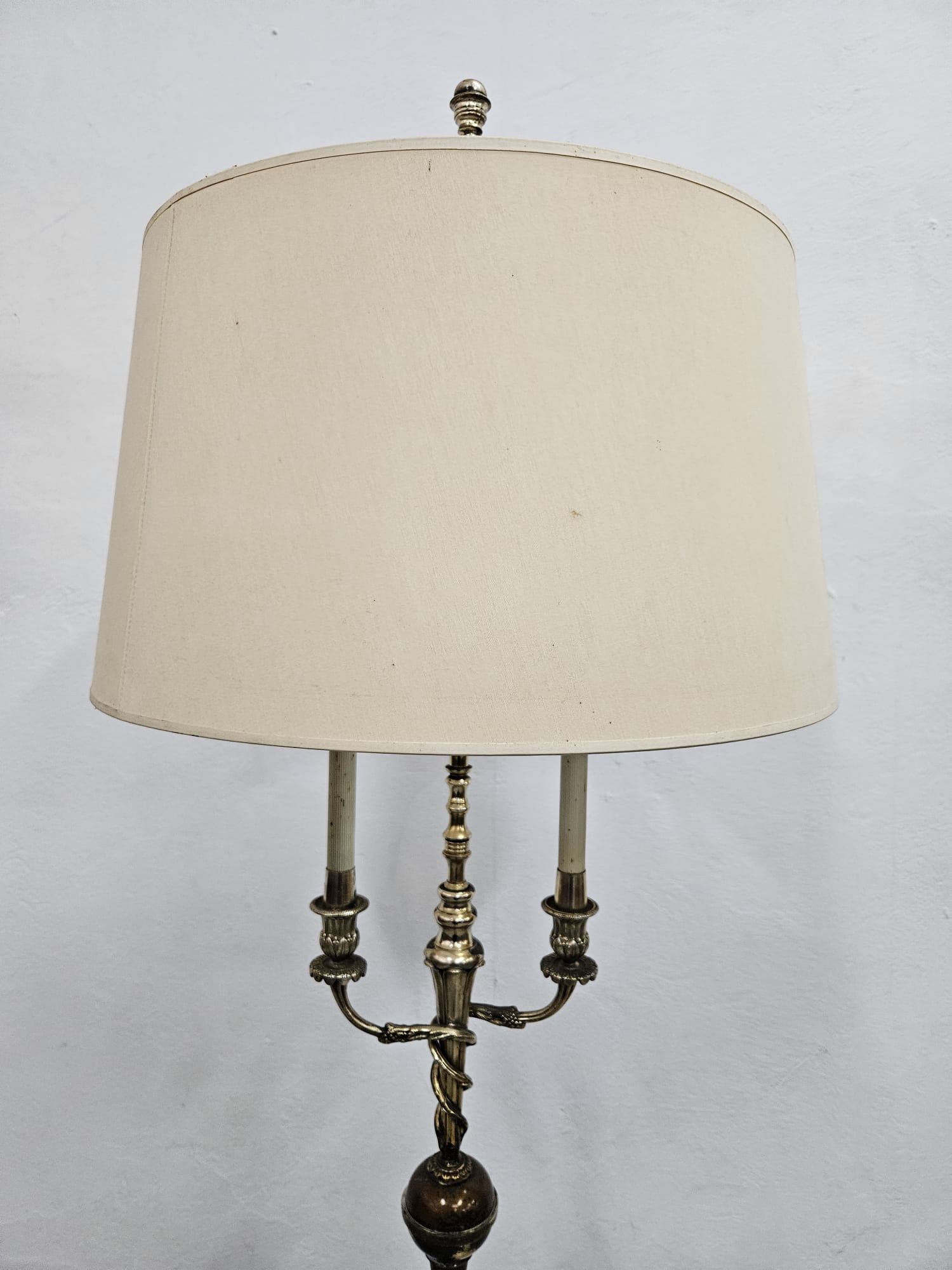 Lampa podłogowa z abażurem Francja