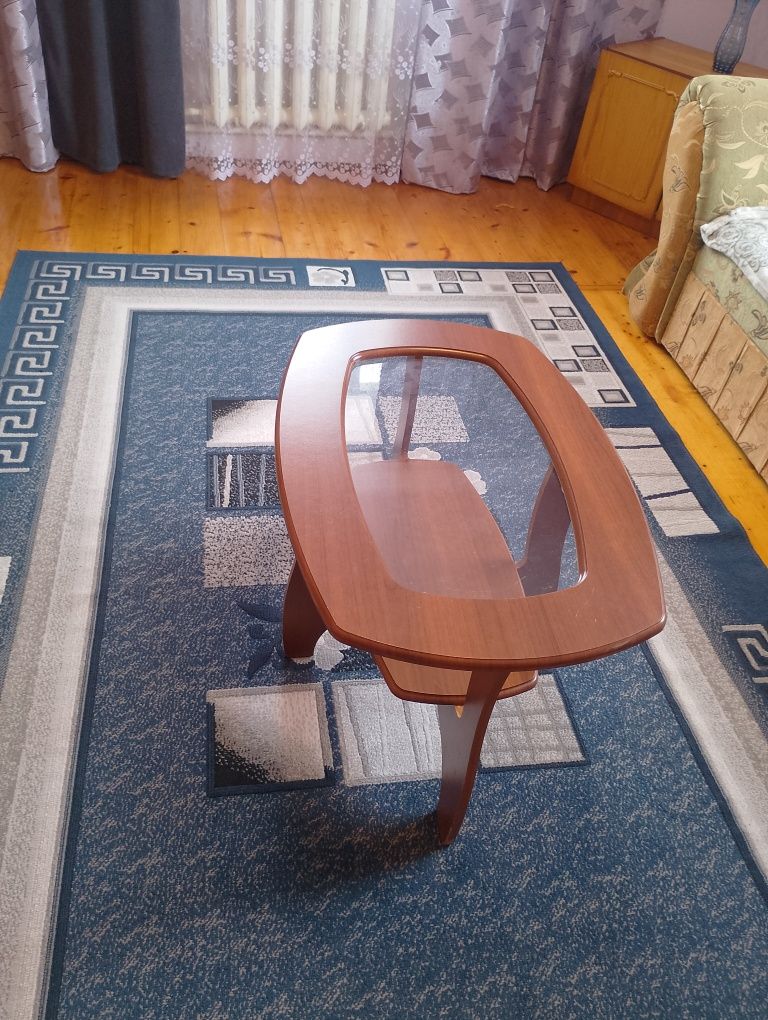 Журнальний столик
