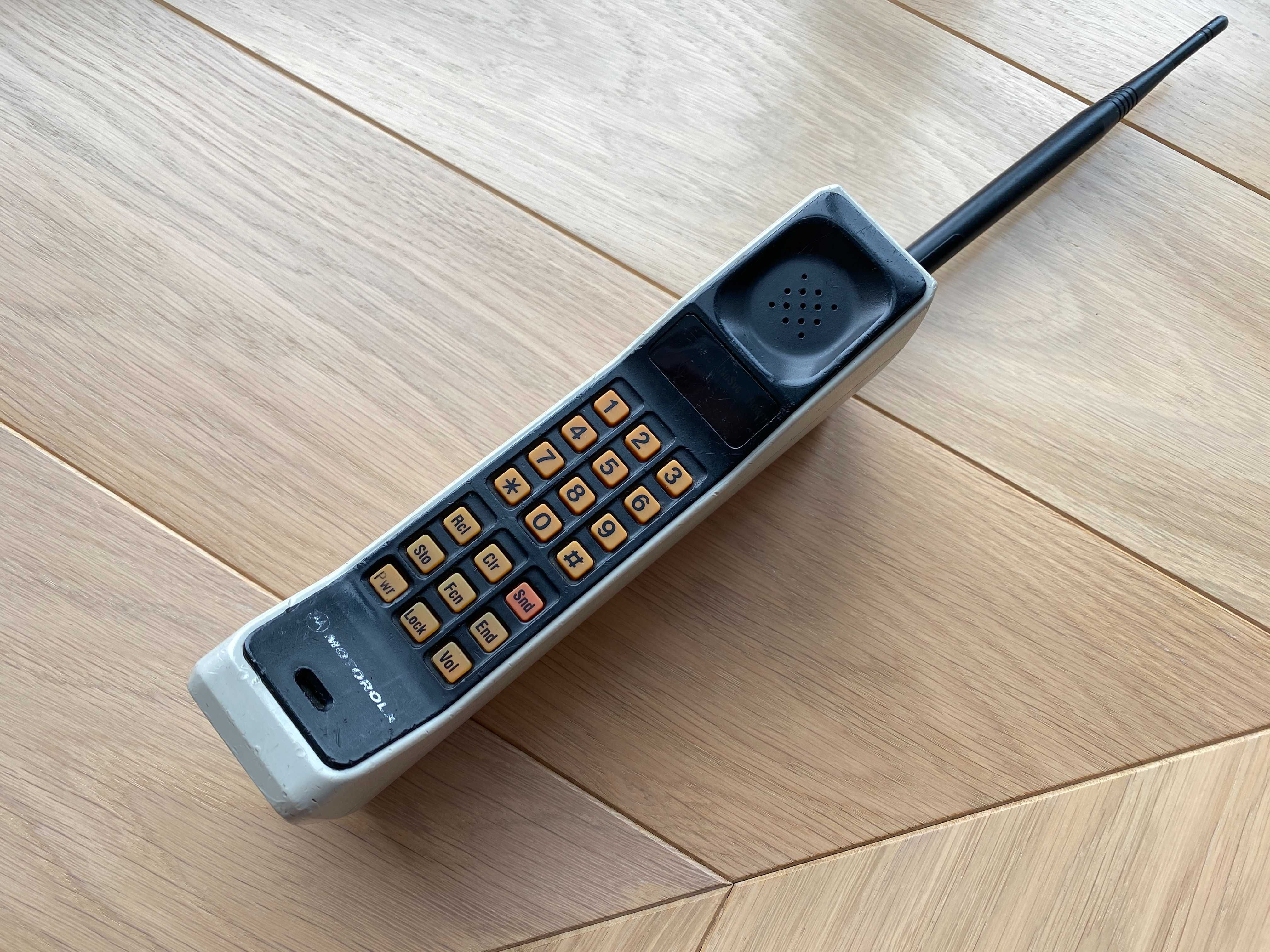 MOTOROLA DynaTAC 8000X - 1983 рік - раритет vintage phone ретро