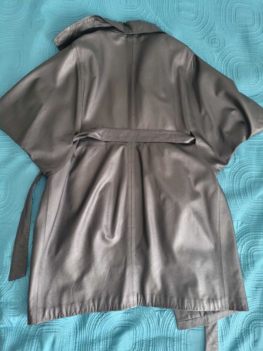 Плащ з натуральної шкіри (жіночий, 40 розмір)