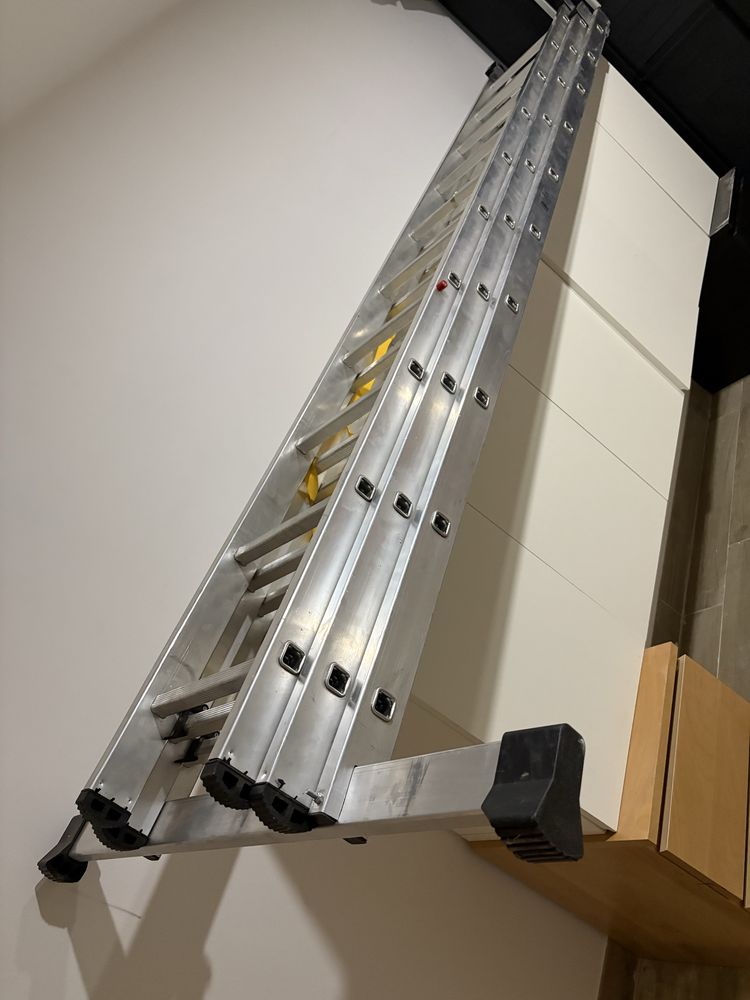 Escada  trek X 3