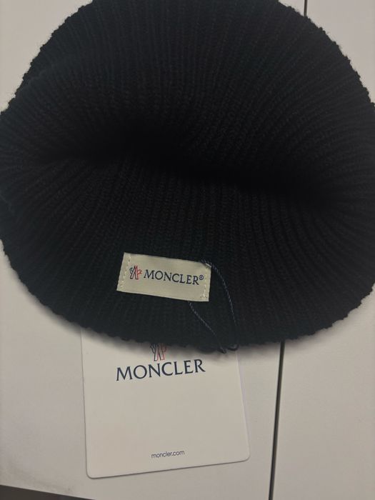 Szprzedam Czapke  moncler